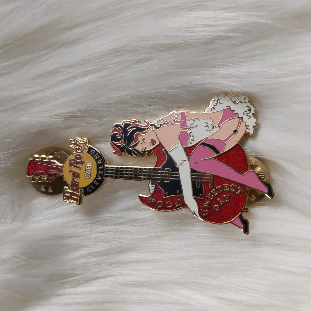 Hard Rock Cafe Collector Pin 2003